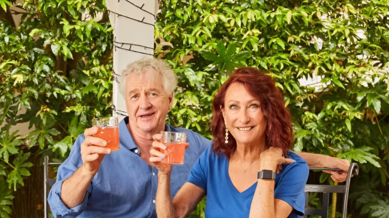 Veteran stars Lynne McGranger and Shane Withington say thanks for the roles that kept them entertained